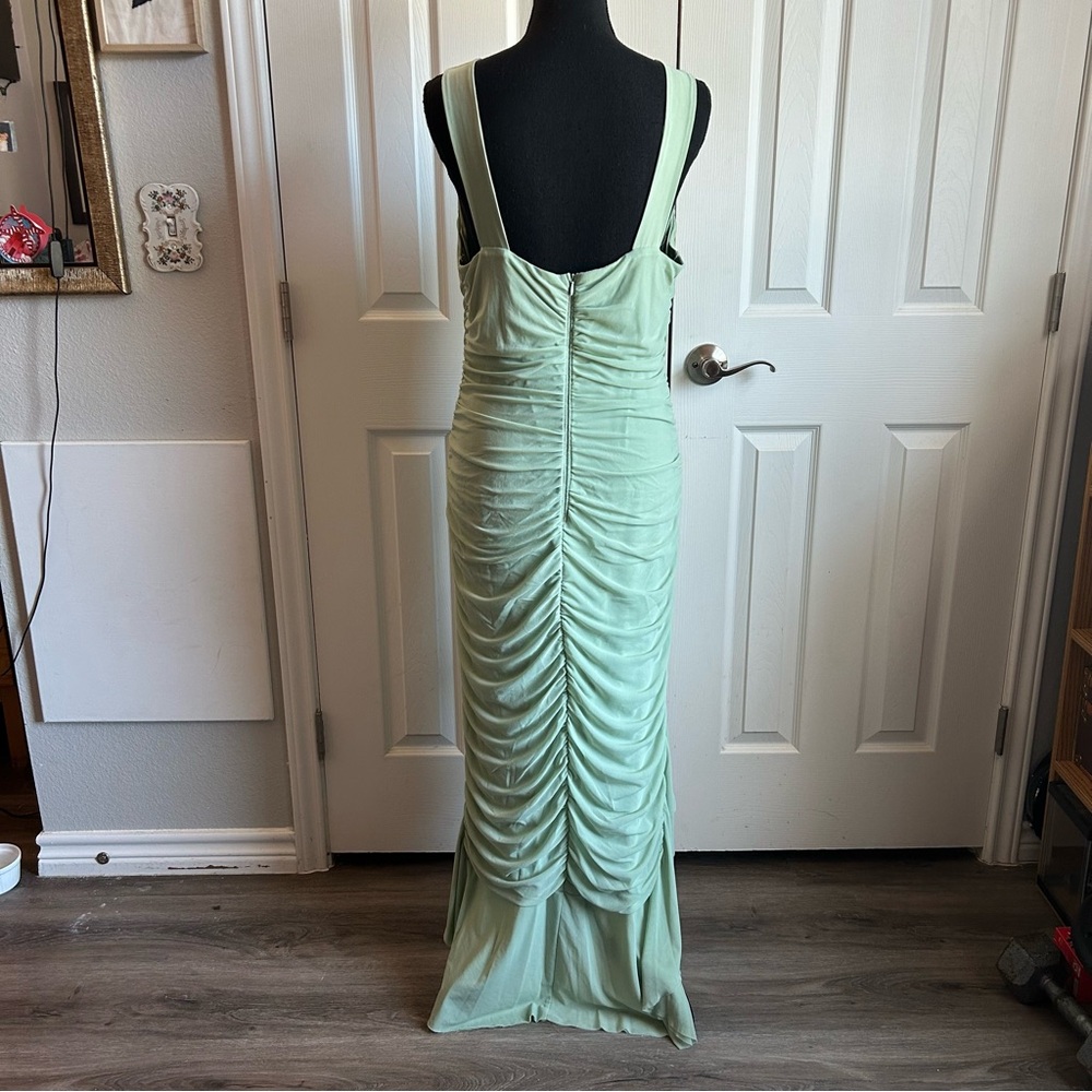 soft green boatneck mesh ruched bodycon mermaid sleeveless dress - Picture 8 of 8